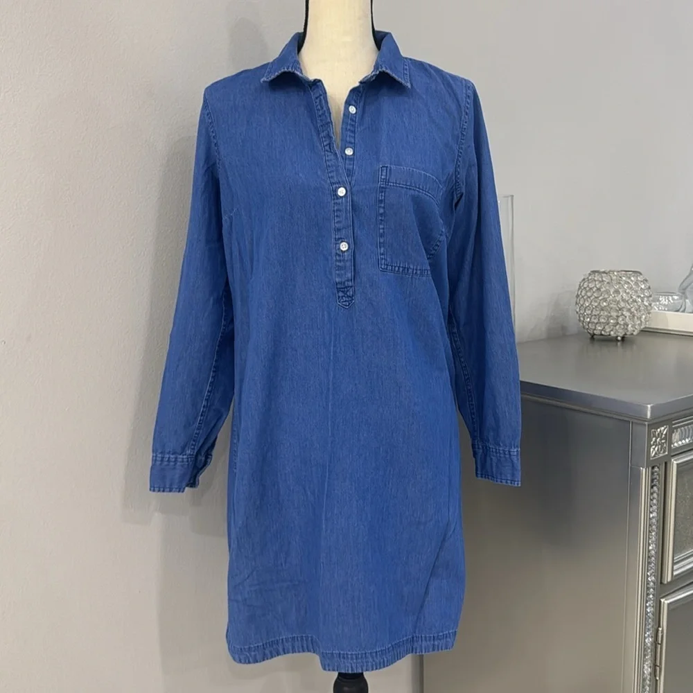 Old Navy Chambray Button Up Shirt Dress.  Sz M - Picture 2 of 8